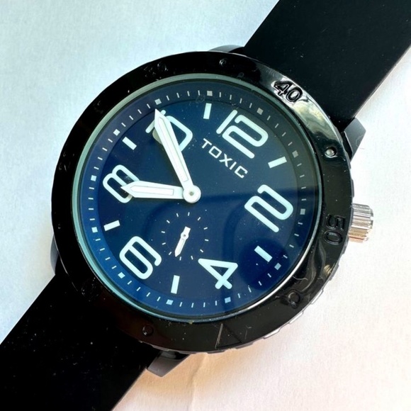 Men's Watch Black Toxic Area 51 - Picture 1 of 4